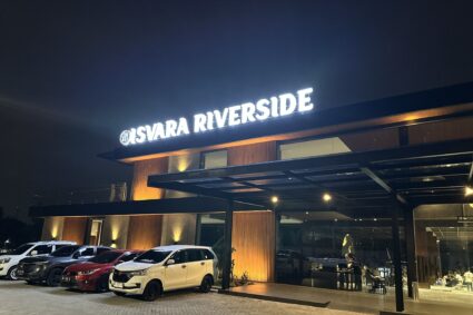 Resto Isvara Riverside : Makanan Lezat dengan Arsitektur Modern Industrial