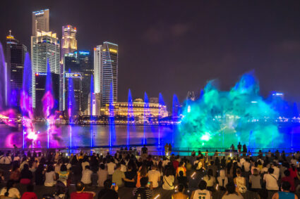 Spectra Light and Water Show : Pertunjukan Laser Dengan Kanvas Air Singapura