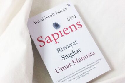 Buku “Sapiens” karya Yuval Noah Harari – Sejarah Umat Manusia